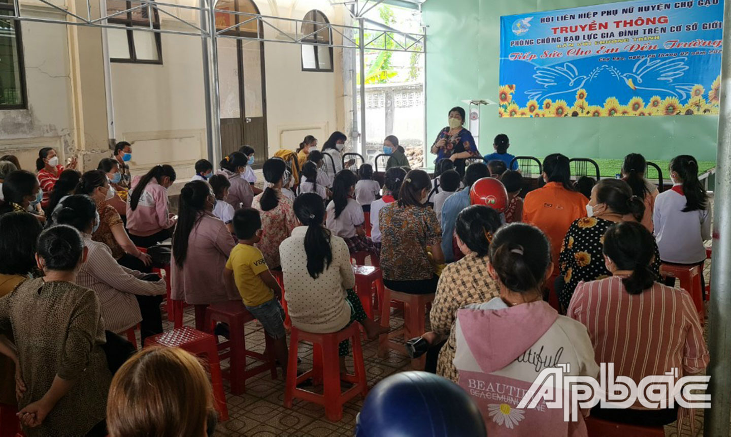 Hội LHPN huyện Chợ Gạo thường xuyên tổ chức truyền thông phòng, chống BLGĐ trên cơ sở giới.