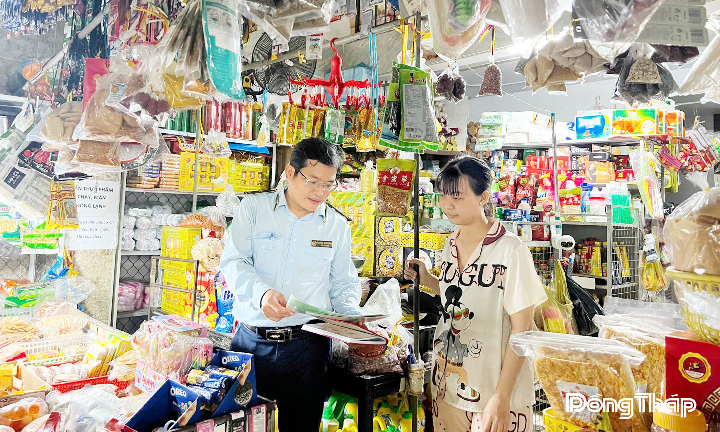 Lực lượng Quản lý thị trường đẩy mạnh công tác tuyên truyền đến các cơ sở sản xuất, kinh doanh về các quy định pháp luật liên quan.